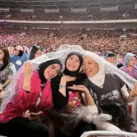 Citra Kirana menunjukkan perjuangannya saat akan menyaksikan konser Blackpink yang digelar di GBK pada 11 & 12 Maret lalu. Istri Rezky Aditya itu dari Bogor langsung menuju ke stadion GBK, Jakarta. [Instagram/citraciki]