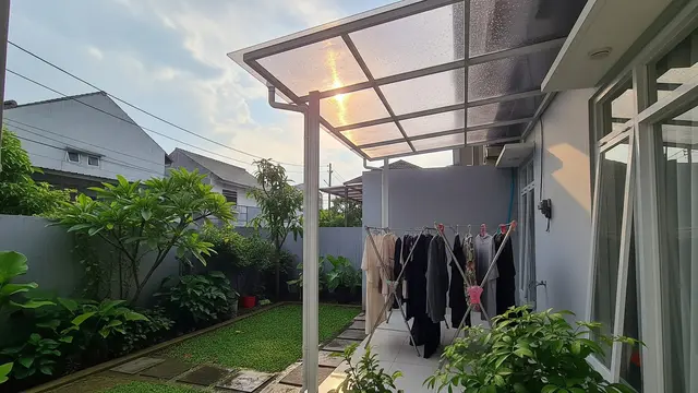 Model Kanopi untuk Area Jemur yang Tetap Teduh (AI Generated)
