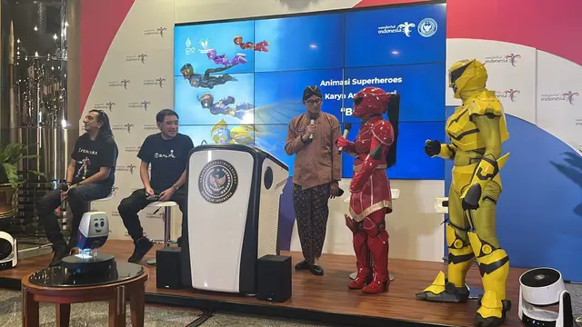 "The Weekly Brief with Sandi Uno" yang diselenggarakan secara hybrid dari Gedung Sapta Pesona