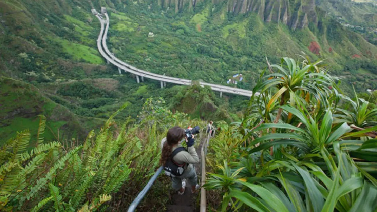 Stairway to Heaven, wisata adrenalin di Hawaii