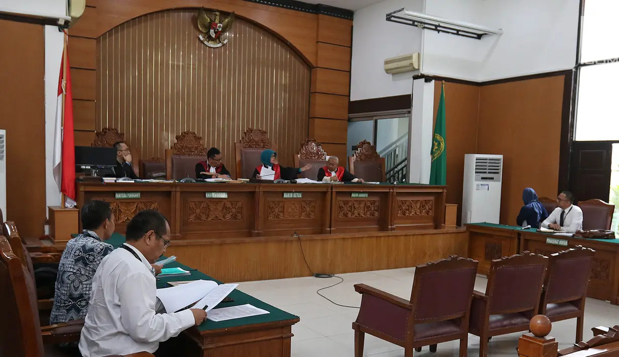 Suasana sidang perdata  Kivlan Zen terhadap Jaksa Agung dan Wiranto di Pengadilan Negeri Jakarta Selatan, Selasa (1/10/2019). Sidang perdata Kivlan Zen terhadap Jaksa Agung dan Wiranto dilanjutkan pada tanggal 9/10/2019 hari Rabu dengan agenda mediasi. (Liputan6.com/Herman Zakharia)