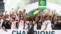 Ekspresi kegembiraan para pemain Garudayaksa di podium juara Pegadaian Championship setelah mengalahkan PSS Sleman 4-3 lewat adu penalti dalam babak final di Stadion Maguwoharjo, Sleman, pada Sabtu (9/5/2026) malam WIB.