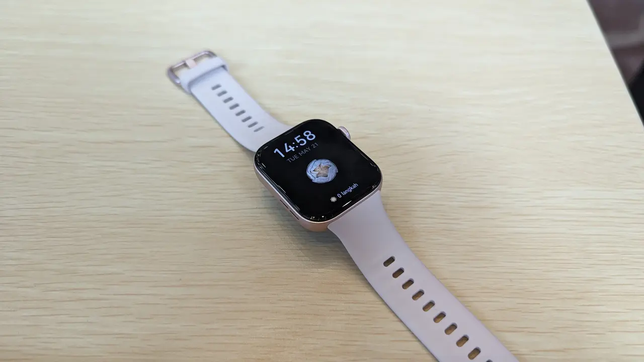 Huawei Watch Fit 3 memiliki bentuk kotak dengan desain yang mirip dengan Apple Watch (Liputan6.com/ Agustin Setyo wardani)