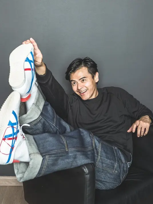 "Kalau siang biasanya dihindari, saat matahari pas di atas banget jadi muka over exposure. Saat matahari pagi dan sore jam 17.00 atau 16.30 pencahayaan lagi bagus, posisi matahari pas," jelasnya. (Instagram/dionwiyoko)