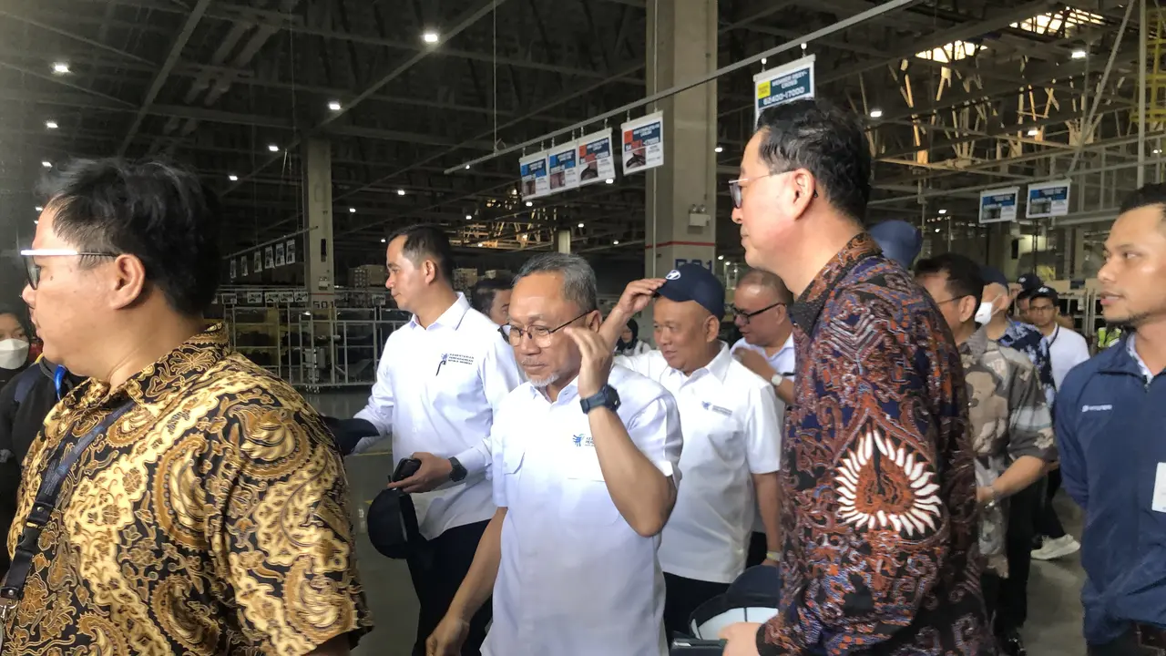 Menteri Perdagangan (Mendag) Zulkifli Hasan alias Zulhas mengunjungi PT Hyundai Motor Manufacturing Indonesia  hari ini, Selasa (11/7/2023).