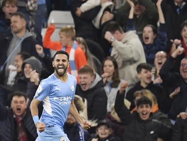 Manchester City masih terlalu tangguh bagi Brighton & Hove Albion. Riyad Mahrez dan kawan kawan sukses menaklukkan tamunya dengan tiga gol tanpa balas. (AFP/Oli Scarff)