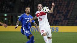 Italia harus puas dengan skor imbang 0-0 saat menjamu Turki. (AP Photo/Antonio Calanni)