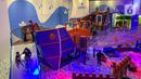 <p>Sejumlah anak bermain wahana permainan playground indoor di pusat perbelanjaan, Jakarta, Rabu (4/5/2022). Hari ketiga Lebaran, wahana permainan anak di mall diserbu karena menjadi alternatif bagi anak menghabiskan waktu yang tidak hanya bisa bermain namun juga sekaligus belajar dengan cara menyenangkan. (Liputan6.com/Faizal Fanani)</p>