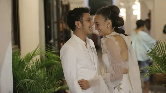 Nadine Chandrawinata dan aktor Dimas Anggara
