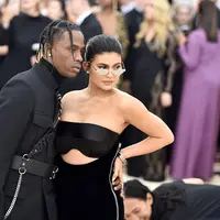 Kylie Jenner tak akan nikahi Travis Scott jika tak penuhi syarat ini. (Theo Wargo / AFP)