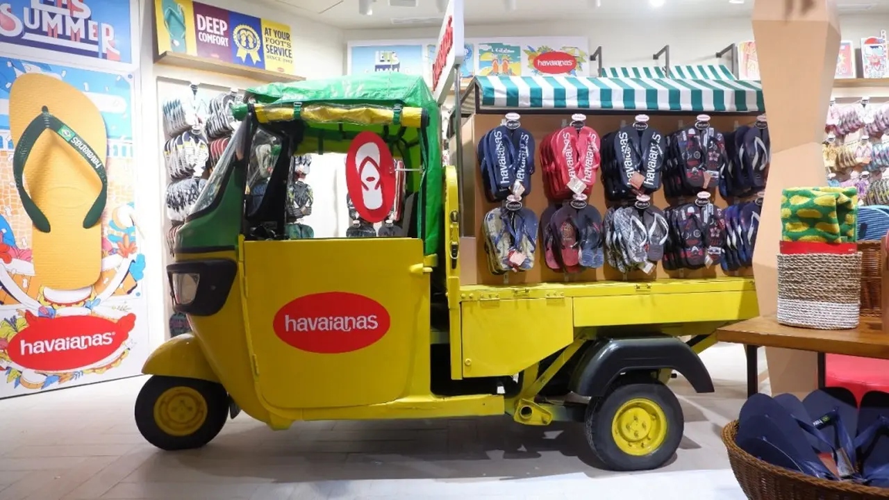 Bajaj Nangkring di Gerai Pertama Havaianas Jakarta