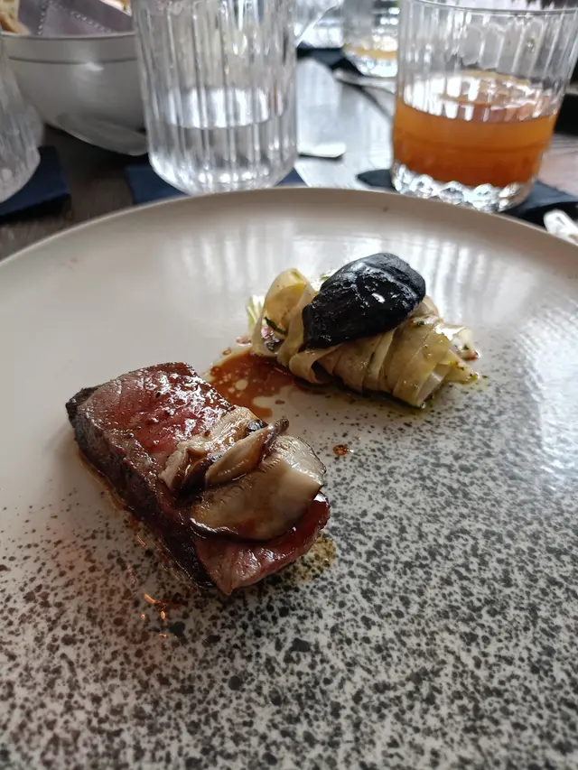 Pengalaman Makan Siang dan Makan Malam Unik Chef Michelin Star Tom Aikens dengan Konsep Gastronomi