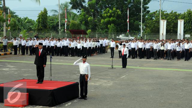 20160817- Ratusan Karyawan BUMN Lakukan Upacara HUT RI di Terminal BBM Manokwari- Helmi Fithriansyah