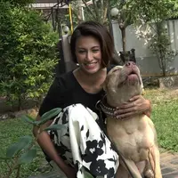 Sebagai penyayang binatang, khususnya anjing dan kucing, Davina Veronica mengutuk festival Yulin di China.