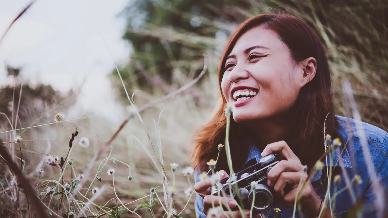 perempuan ceria