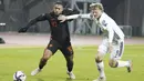 Pasukan Louis Van Gaal terlihat begitu mendominasi pertandingan. Depay dan kawan-kawan bertubi-tubi menggempur pertahanan Latvia. (AP/Roman Koksarov)