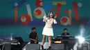 Penyanyi Idgitaf saat tampil pada hari pertama gelaran KapanLagi Buka Bareng (KLBB) Festival 2026 di Stadion Madya, Kompleks Gelora Bung Karno, Senayan, Jakarta, Sabtu 28 Februari 2026. Idgitaf sukses mencuri perhatian di hari pertama KapanLagi Buka Bareng (KLBB) 2026. (Dok/Kapanlagi Youniverse)