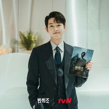 Song Joong Ki dalam Vincenzo. (tvN via Instagram/ /tvndrama.official)
