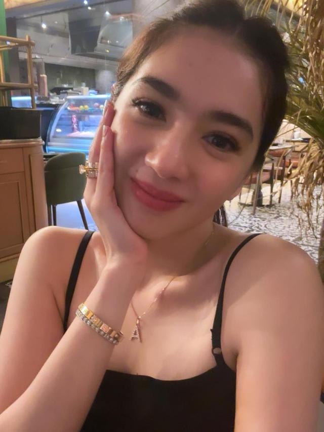 7 Momen Liburan Angel Karamoy di Dubai, Penampilannya Curi Perhatian