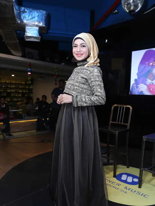 Selain Dwiki Dharmawan sebagai arrangger musiknya, Czech Symphony Orchestra asal Praha dipilih untuk mengisi aransemen orkestranya.(Nurwahyunan/Bintang.com)