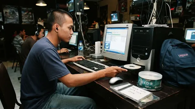 Barang Nostalgia yang Dulu Sering Dibawa Saat Pergi ke Warnet