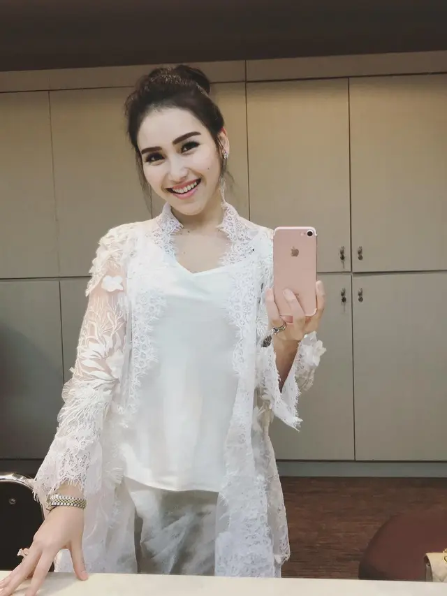 [Bintang] Terjun di Dunia Akting, Ayu Ting Ting Ingin Adu Akting dengan Reza Rahadian