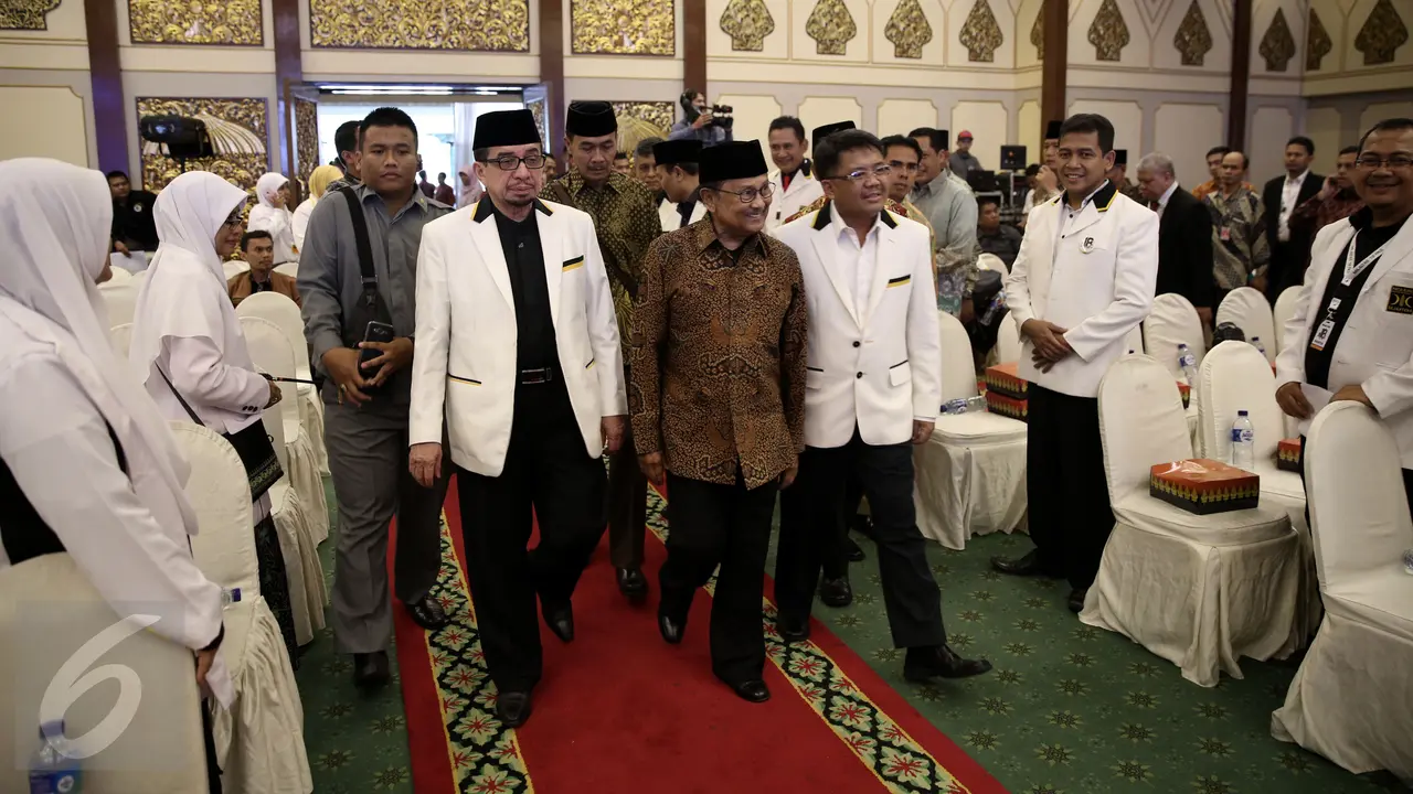 20160424-BJ Habibie Hadiri Puncak Milad Ke-18 PKS