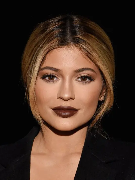 Selama Kylie dan Travis berpacaran, nampaknya ini menjadi yang pertama kali bagi Kylie bertemu dengan keluarga Travis. Namun pertemuan itu terjadi setelah Kylie dikabarkan sedang mengandung anak pertamanya dengan Travis. (AFP/Vivien Killilea)
