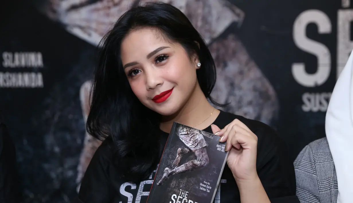 Kisah suster ngesot ini akan dibuat dalam bentuk film setelah masayarakat selesai membaca novelnya, dan kemudian timbul rasa penasaran mengenai kisah suster ngesot itu setelah menjadi film. (Nurwahyunan/Bintang.com)