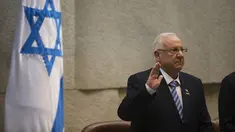 Di tengah konflik dengan Hamas, Pemerintah Israel melantik presiden baru, Kamis (24/7/14). (REUTERS/Ronen Zvulun)