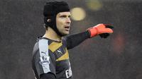 Petr Cech mengklaim Arsenal seharusnya bisa mencetak lima gol ke gawang Everton. (Reuters / Dylan Martinez)