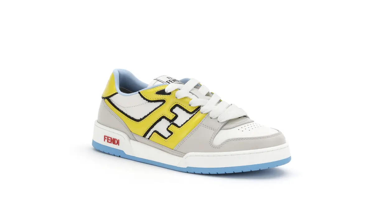 Rumah Mode ini pertama kali memesan ilustrasi naratif yang playful dari Tarout pada tahun 2012 untuk merayakan ulang tahun ke-15 tas Baguette yang didesain oleh Silvia Venturini Fendi, Direktur Artistik Aksesori dan Pakaian Pria, dengan tas kanvas Baguette yang dilukis tangan oleh Artis yang menampilkan penggambaran kartun Silvia Venturini Fendi sendiri oleh Tarout, disertai dengan cerita bergambar yang disebut Silvia & Baguette. [Foto: Fendi.dok]