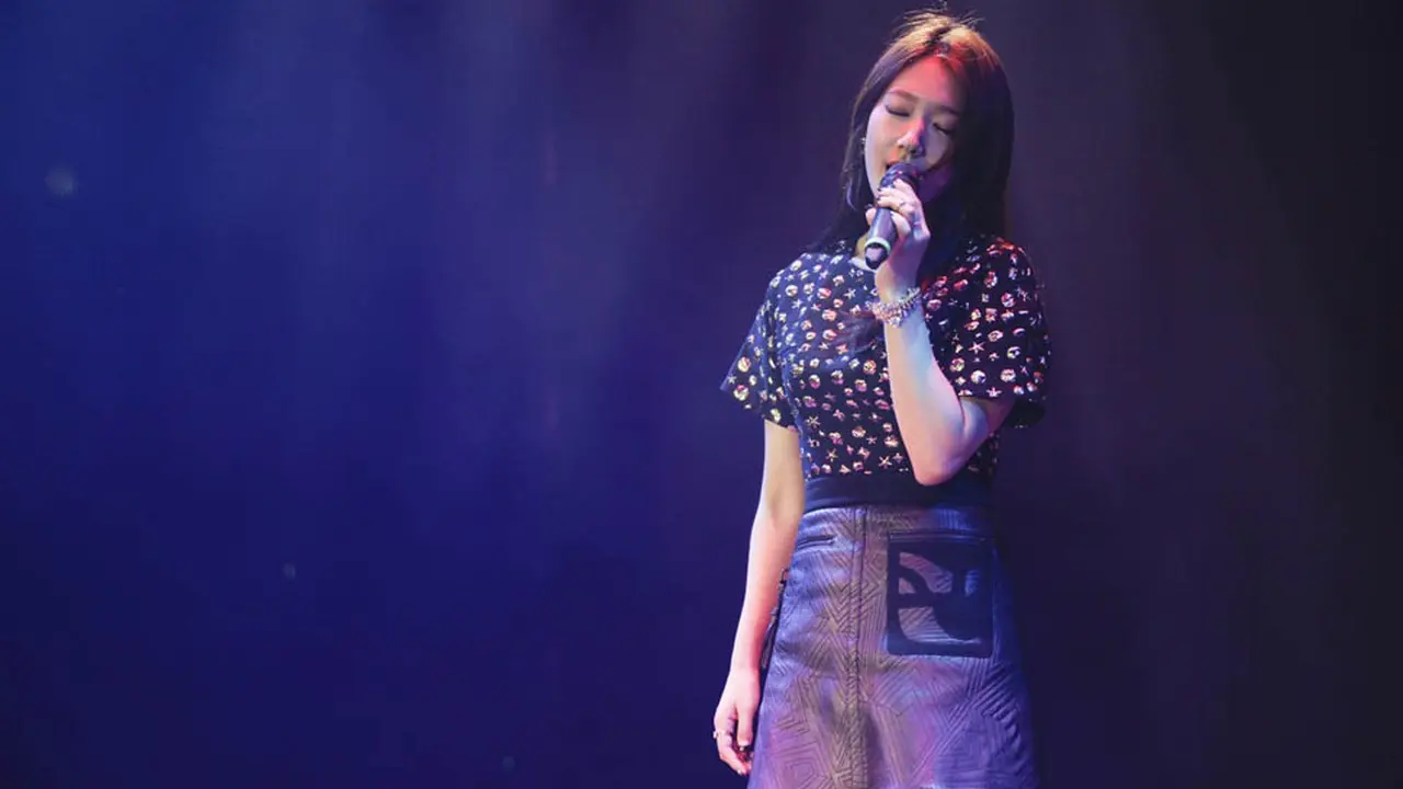 Park Shin Hye Antusias Sapa Penggemar di Hongkong