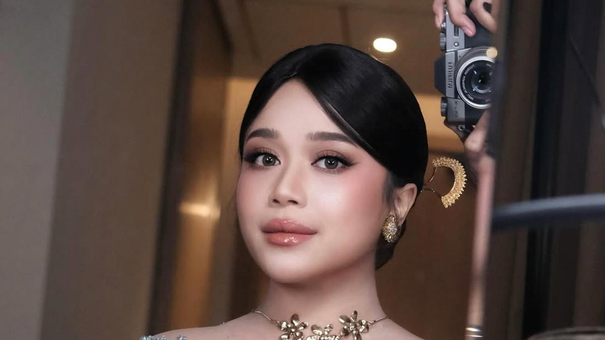 Potret ala Brisia Jodie Dipulas Makeup Soft Glam bak di Momen Lamarannya dengan Jonathan Alden, Bak Boneka!