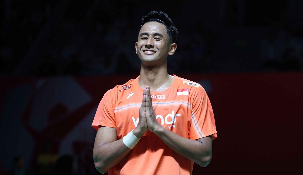 Pebulu tangkis tunggal putra Indonesia, Alwi Farhan, usai bertanding melawan Lakhsya Sen (India) pada babak 32 besar Indonesia Open 2026 di Istora Senayan, Jakarta, Selasa (2/6/2026). (Bola.com/M Iqbal Ichsan)