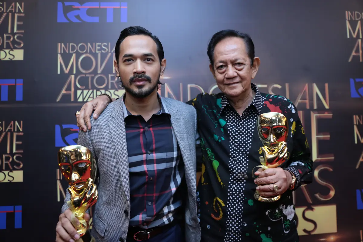 [Bintang] Deddy Sutomo dan Oka Antara