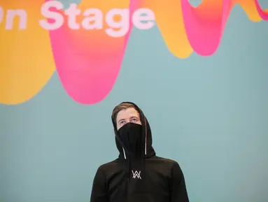 DJ Alan Walker saat konferensi pers Spotify on Stage di Jakarta, Jumat (12/10). DJ Alan Walker akan tampil pada acara yang bertajuk ‘Spotify on Stage’ di JIEXPO, Kemayoran Jumat (12/10) malam nanti.  (Liputan6.com/Faizal Fanani)