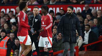 Kejutan, Manchester United Incar Gelandang Berpengalaman dari Klub Arab Saudi - Bola Liputan6.com