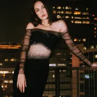 Lihat di sini tampilan Luna Maya di gala premiere Jalan Pulang. [@lunamaya].