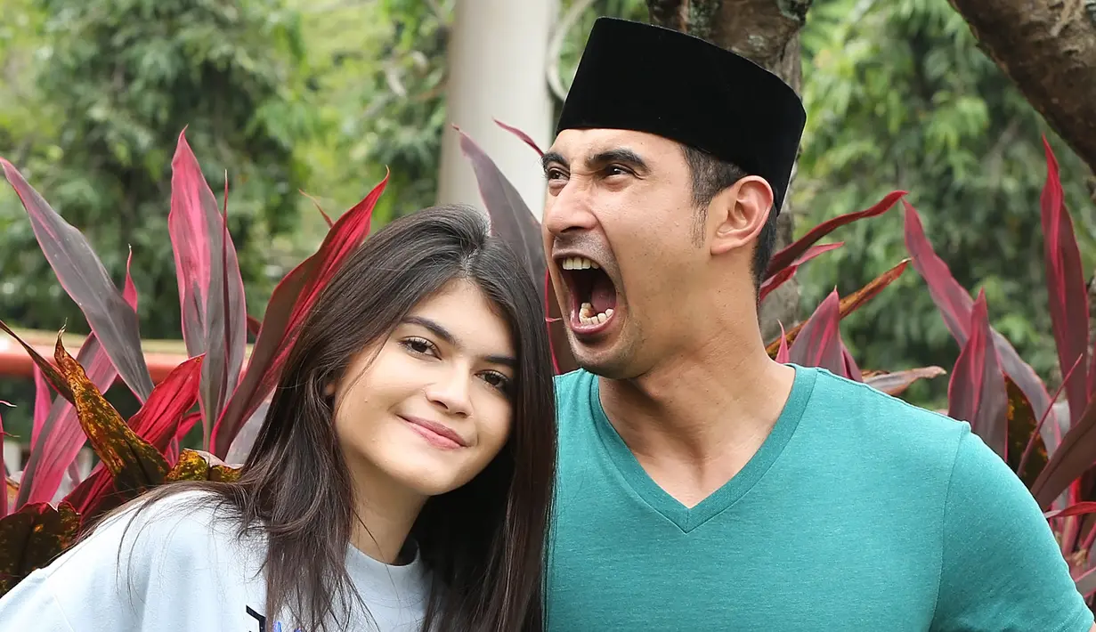 Rasa kagum yang muncul dari diri Valerie ternyata juga membuatnya jatuh cinta. Bukan sungguhan, tetapi kisah ini hanya terjadi dalam sinetron yang bertajuk Kekasih Dunia Akhirat. (Bambang E.Ros/Bintang.com)