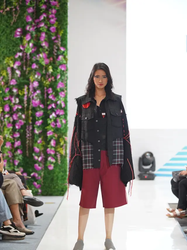 Parade Busana Street Style Bertemakan Urban Sport dari ESMOD Jakarta di Fimela Fest 2018