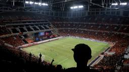 Suasana pertandingan dari atas tribun penonton saat laga persahabatan antara Persija Jakarta menghadapi Chonburi FC dalam rangka Grand Launching Jakarta International Stadium (JIS), Minggu (24/7/2022). (Bola.com/M Iqbal Ichsan)
