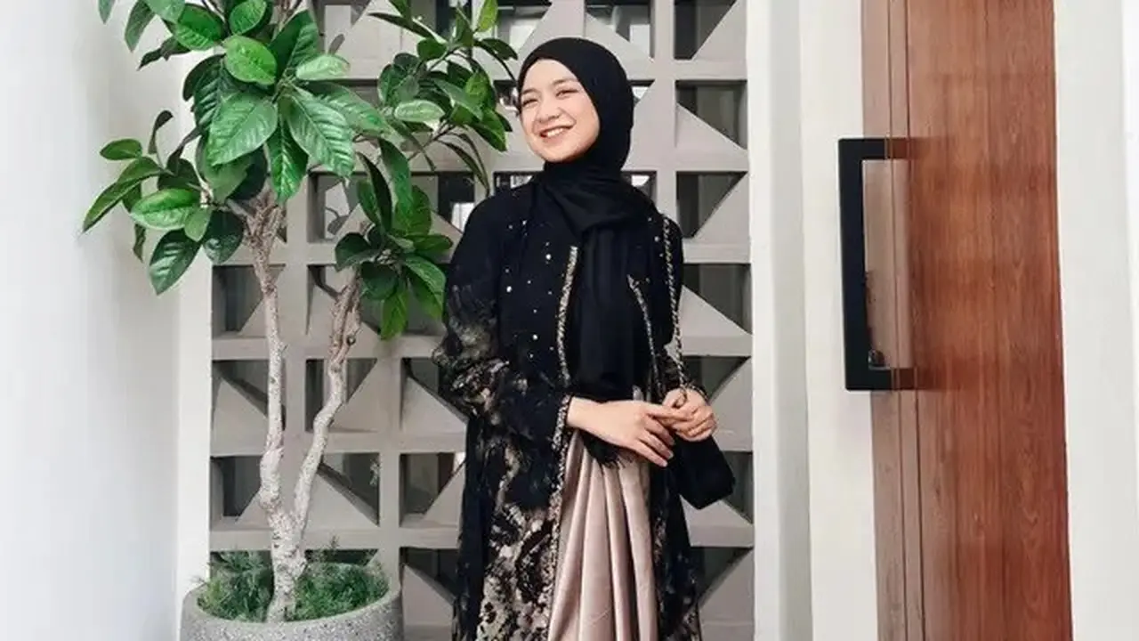 Pilihan Model Atasan Brokat Terbaru untuk Lebaran (credit:instagram Nashwa Zahira)