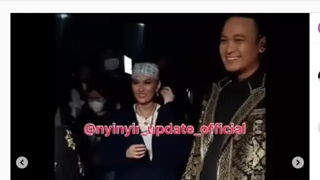 Keakraban Agnez Mo bareng rekan artis di Backstage HUT Indosiar ke-28 (Foto: TikTok Princesskalori via Instagram nyinyir_update_official)
