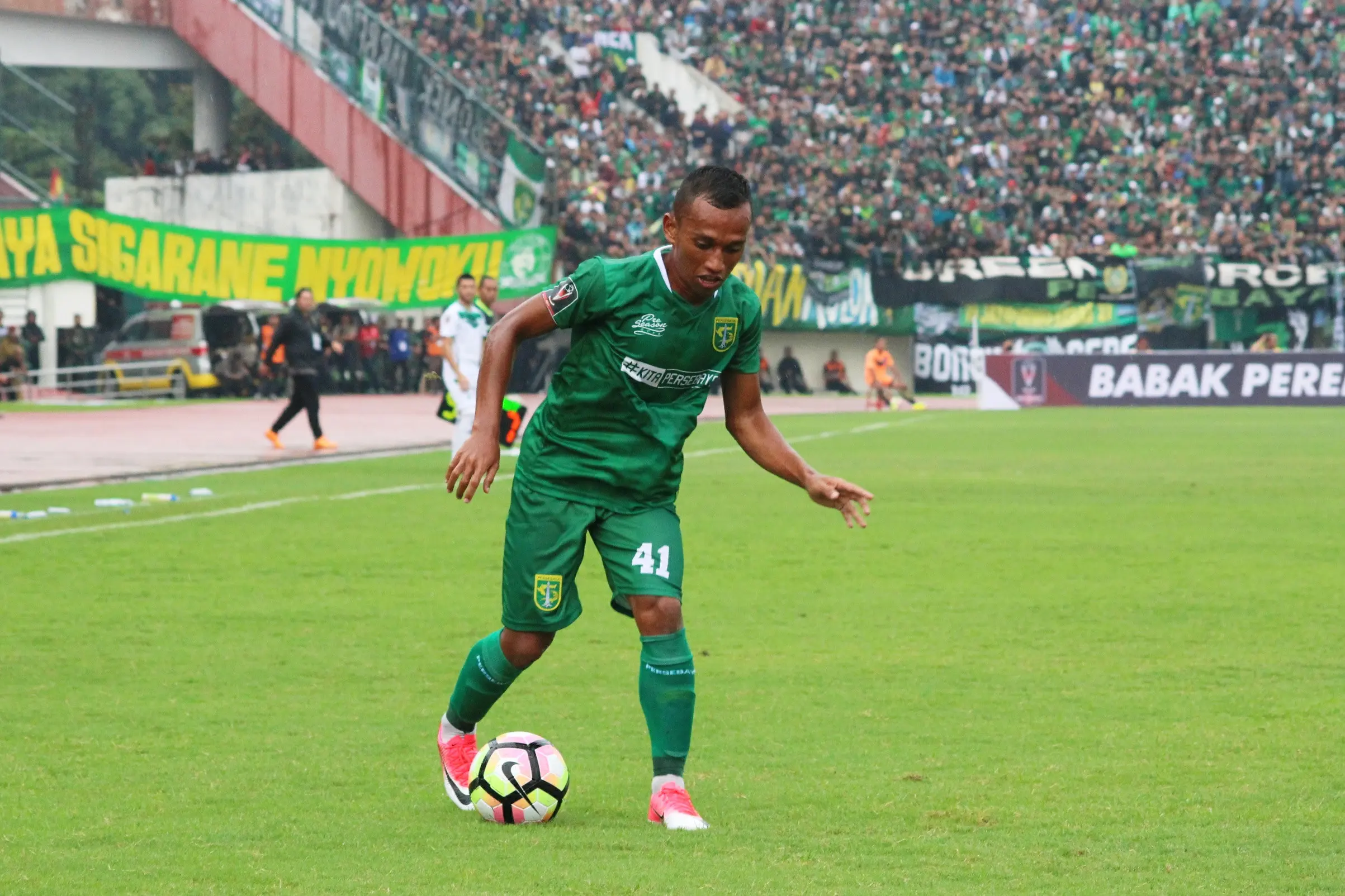 Irfan Jaya Persebaya (Liputan6.com/Dimas Angga)