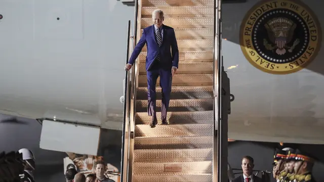 Tarian Khas Bali Sambut Kedatangan Presiden AS Joe Biden di Bali