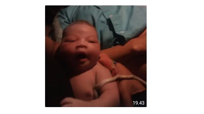 Muhammad Akbar, bayi yang lahir dalam perjalan Uber di Surabaya (Foto: blog Uber)