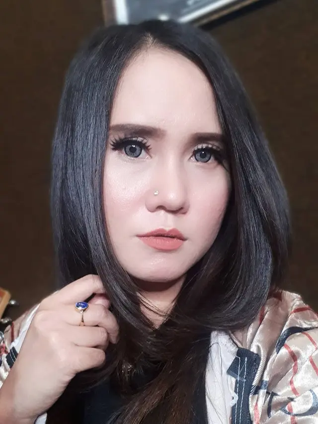 6 Potret Eny Sagita, Pedangdut Asal Nganjuk yang Curi Perhatian