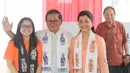 Saat menggunakan hak politiknya, Pramono Anung ditemani istrinya, Endang Nugraheni dan sang putri Hanifa Fadhila Pramono. (Liputan6.com/Herman Zakharia)