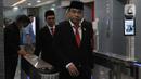 <p>Sebelumnya, kepemimpinan Kementerian Kominfo diserahkan sementara kepada Menteri Koordinator Bidang Politik Hukum dan Keamanan Mahfud MD sebagai Plt. Menkominfo. (merdeka.com/Imam Buhori)</p>